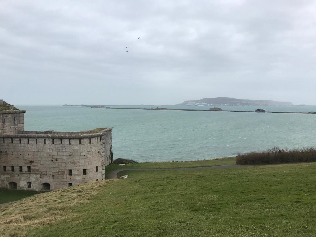 A Stones Throw To The Beach :-) Weymouth Exterior foto